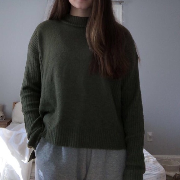 Green sweater - Picture 6 of 6